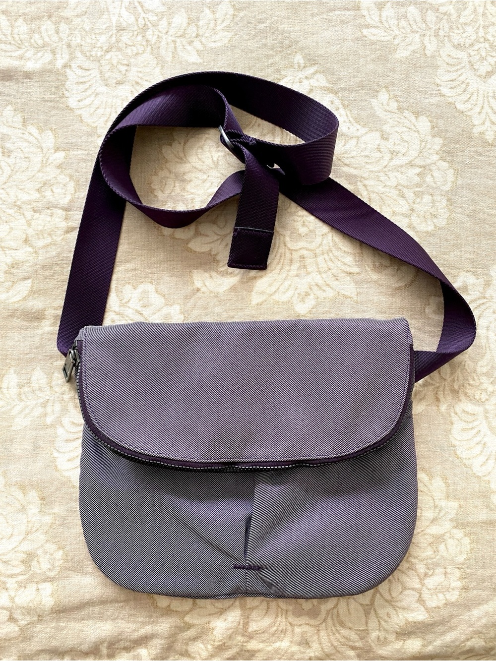 Lululemon Purple Festival Crossbody Belt Convertible Bag Zip Top Fold Over